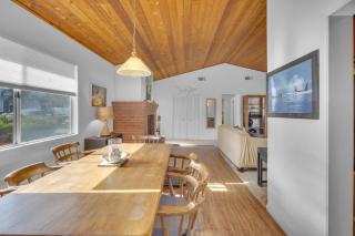 2 Blocks to Beach, Firepit, Sandbox, BBQ, Work - 3