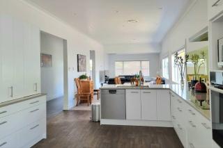 Spacious 5-bedroom Bungalow in Remuera w Parking - Auckland - 1