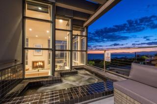 Stunning Panoramic Ocean Views Penthouse Hot Tub - 7
