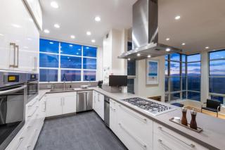 Stunning Panoramic Ocean Views Penthouse Hot Tub - 4