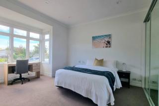 Spacious Remuera Bungalow with Parking and Aircon - 9