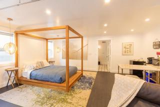 Deluxe Master Studio Private Entrance and Patio - 5