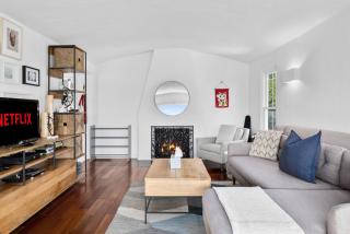 Spectacular Views and Tranquil Retreat in Los Feliz - 6