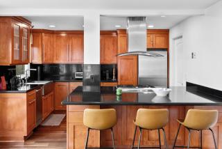 Spectacular Views and Tranquil Retreat in Los Feliz - 3