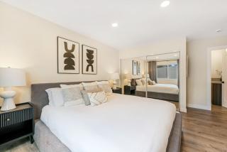 Neat Retreat w Hot Tub Near Beach and Downtown - 7