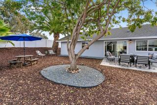 Neat Retreat w Hot Tub Near Beach and Downtown - 4