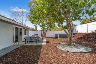 Neat Retreat w Hot Tub Near Beach and Downtown - 2