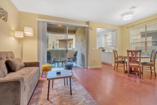 Heart of Carmel Valley 2BR, Families and Corp Stays - 5