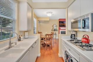 Heart of Carmel Valley 2BR, Families and Corp Stays - 1