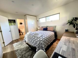 Private Rooftop Retreat with Stunning City Views - 1