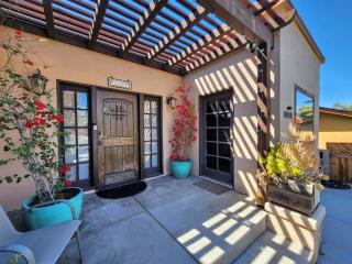 Studio w Private Entrance Convenient and Cozy - 8