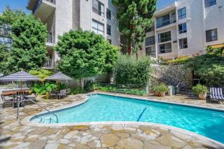 Westwood UCLA 2BR, 1BA Cozy Condo w Amenities - 0