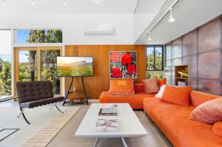 Hilltop Designer Midcentury Modern 4BR Pool HotTub - 0