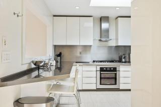 Private Designer Home in West Hollywood - 6