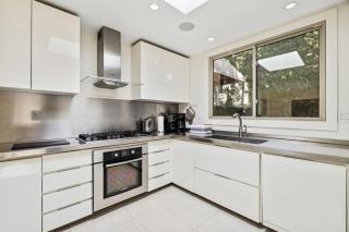 Private Designer Home in West Hollywood - 4