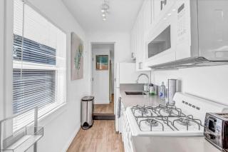 North Park 1BR Cottage Prime Location with Parking - 9