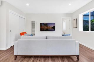 Comfortable Carlsbad 2BR Beach Home Walk to Beach - 4