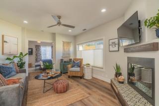 NEW Charming Beach Style 2BR Half Block to OB Pier - 5