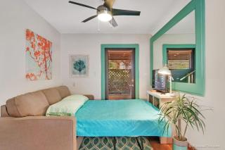 Old Town 1BR Short Drive to Downtown and Beaches 4.5 - 9