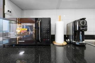 Elegant Haven and Spacious 2BR in Lake Terrace - 6