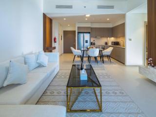 Luxury Grande 2BR Near DubaiMall - 9