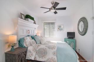 Cute Old Town Cottage near Downtown Beaches - 8