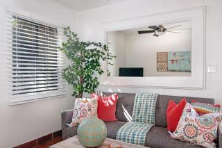 Cute Old Town Cottage near Downtown Beaches - 2