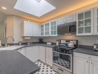 NEW Charming Beach Style Condo Steps to the Sand - 8