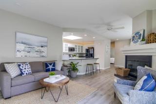 NEW Charming Beach Style Condo Steps to the Sand - 4