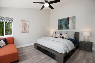 Chic Upstairs Condo Steps from Strands Beach - 8