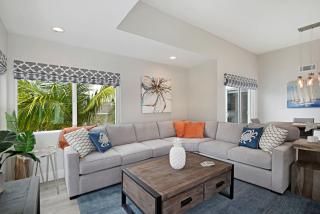 Chic Upstairs Condo Steps from Strands Beach - 6