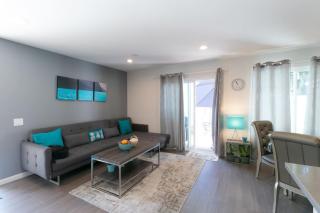 Modern Beach Home Just Minutes from the Beach - 7