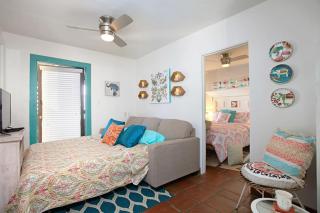 Old Town 1BR Short Drive to Downtown and Beaches 2.5 - 7