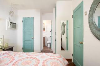 Old Town 1BR Short Drive to Downtown and Beaches 2.5 - 4