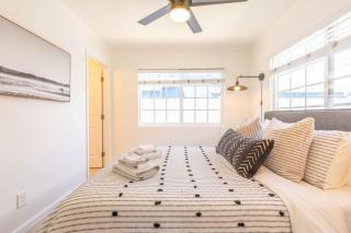 Pacific Beach Cottage 3 Walk to the Beach and Bay - 3