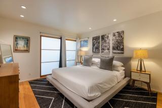 Heart of Venice Designer Home Near Abbot Kinney - 4