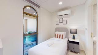 Vacationer Holiday Homes I Jumeirah Golf Estate l Elegant 3 Bed Villa l Perfect for Families - 2