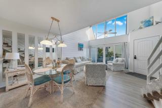 Beachfront Condo with Balcony on Manasota Key - 3
