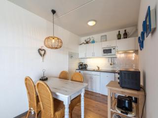 Apartment by Dunes with Balcony Views - Julianadorp - 8