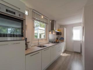 Holiday Home near Bulb Fields with Garden - Sint Maartenszee - 8