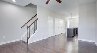 Upscale King 3BR Townhouse in Pineville - Charlotte - 9