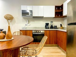 Stylish 1BR Home wITH Pool Gym Reception Pet Friendly - 2