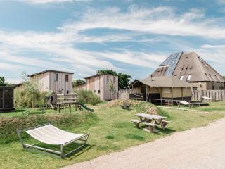 Charming Woodlodge Stay - 3