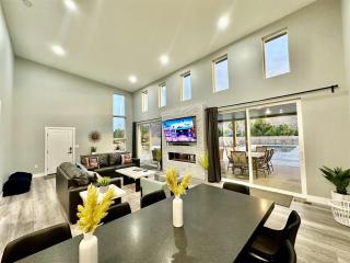 Brand New 5 Bedroom all Suites with Private Pool - 6