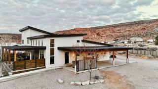 Brand New 5 Bedroom all Suites with Private Pool - 4