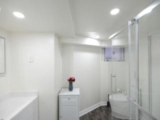 Serene Niagara Inn - 6