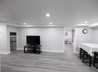 Serene Niagara Inn - 3