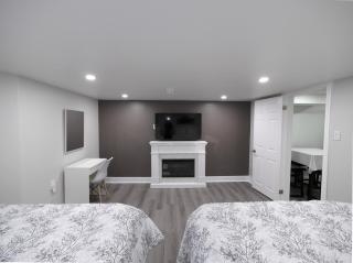 Serene Niagara Inn - 2