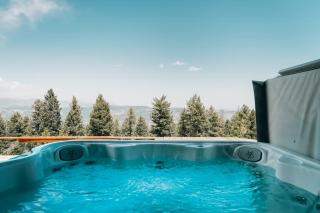 Peaceful Getaway with Hot Tub - Views - Evergreen - 6