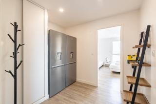 Large 4 Bedroom Apartment near metro - only 30 minutes to Paris and Disneyland - 4